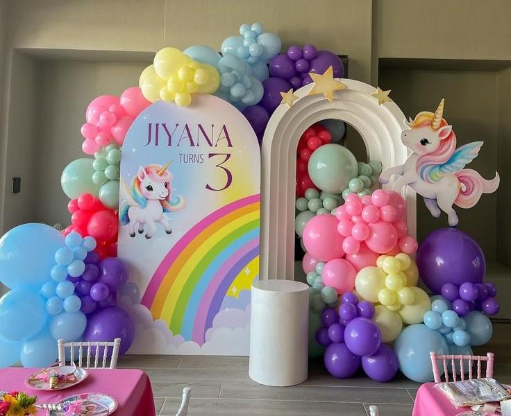 Birthday decoration, balloon decoration at home, anniversary room decoration and wedding decoration at home by Happy Balloons in Noida, Ghaziabad, Greater Noida & Delhi NCR.